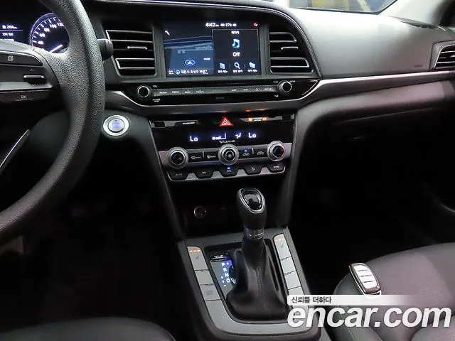 Hyundai AVANTE 2020 — фото 11