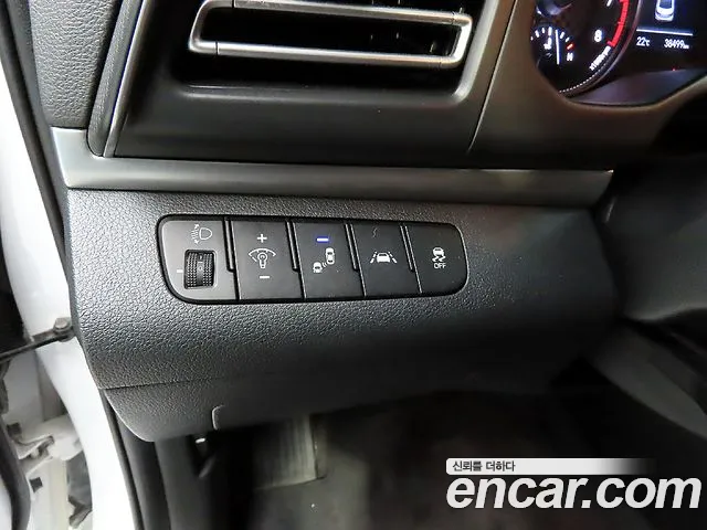Hyundai AVANTE 2020 — фото 15