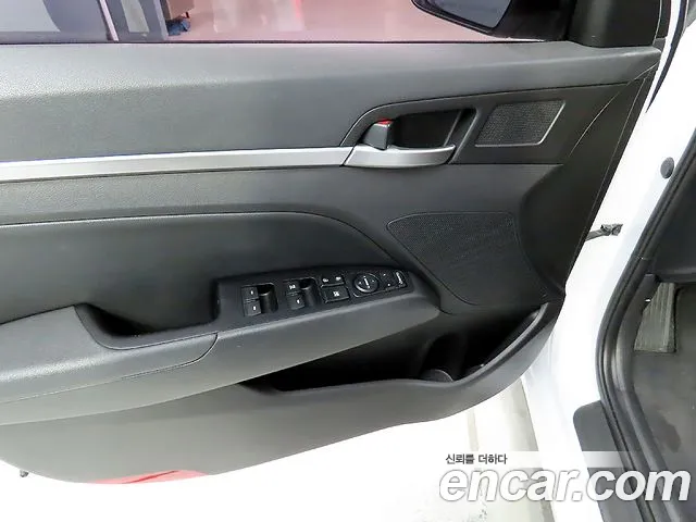 Hyundai AVANTE 2020 — фото 18