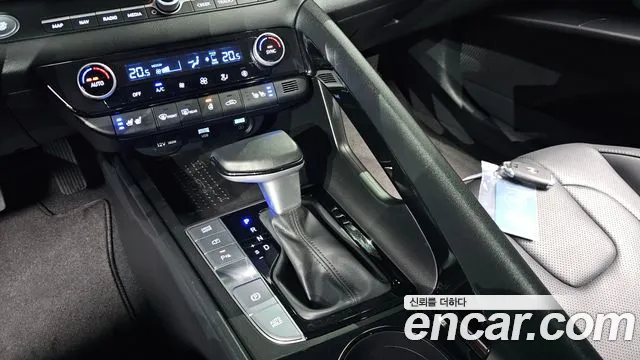 Hyundai AVANTE 2023 — фото 12