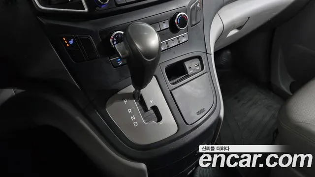 Hyundai Starex 2016 — фото 9