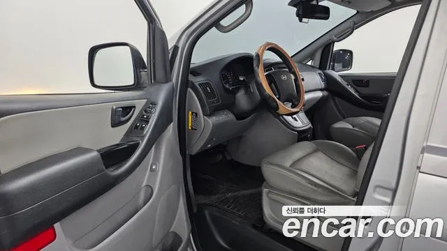 Hyundai Starex 2016 — фото 10