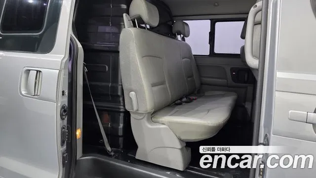 Hyundai Starex 2016 — фото 12