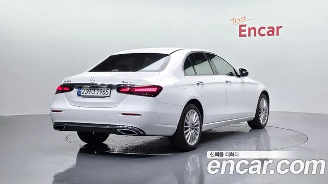 Mercedes-Benz E-Class 2021 — фото 2