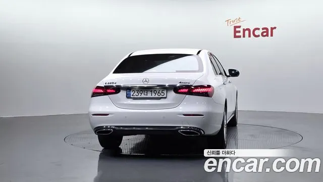 Mercedes-Benz E-Class 2021 — фото 4