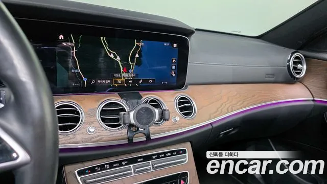 Mercedes-Benz E-Class 2021 — фото 20