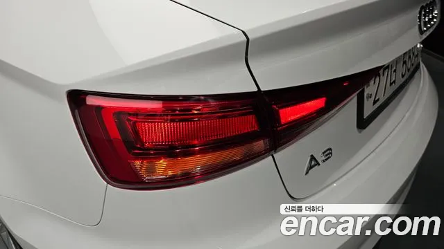 Audi A3 2018 — фото 8