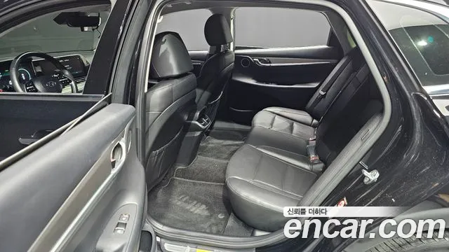 Hyundai Grandeur 2022 — фото 16