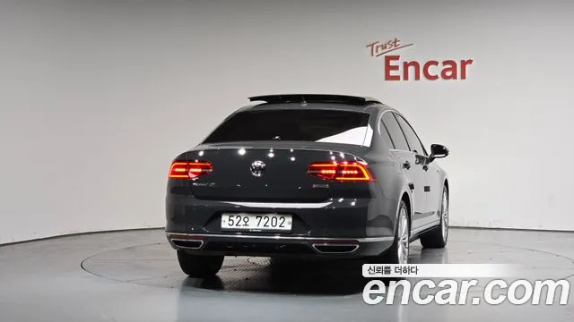 Volkswagen Passat 2018 — фото 4