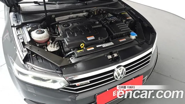 Volkswagen Passat 2018 — фото 6