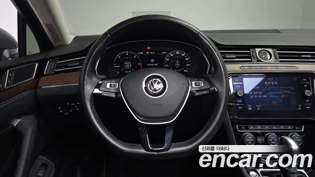 Volkswagen Passat 2018 — фото 13
