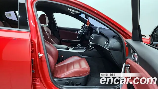 Kia Stinger 2020 — фото 11