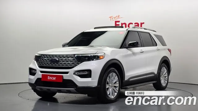 Ford Explorer 2021 — фото 1