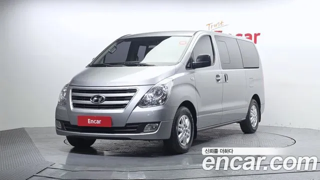 Hyundai Starex 2017 — фото 1