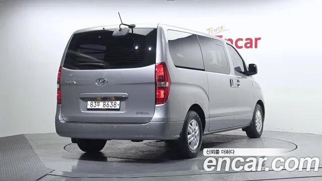 Hyundai Starex 2017 — фото 2