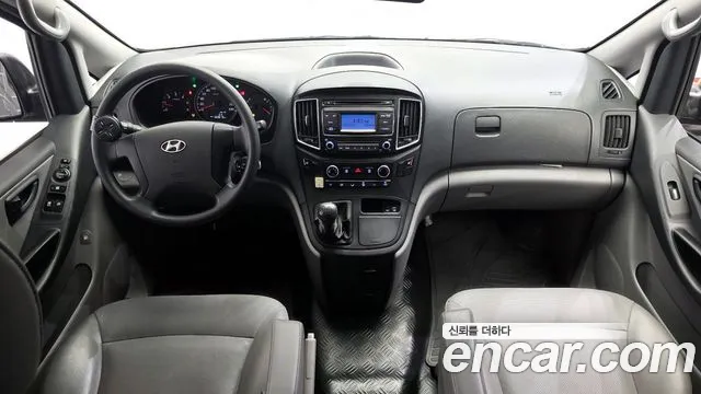 Hyundai Starex 2017 — фото 10