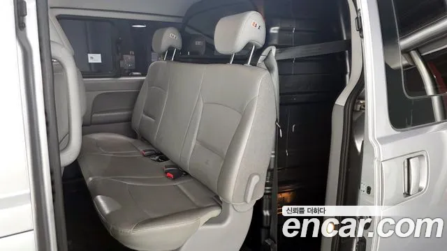 Hyundai Starex 2017 — фото 18