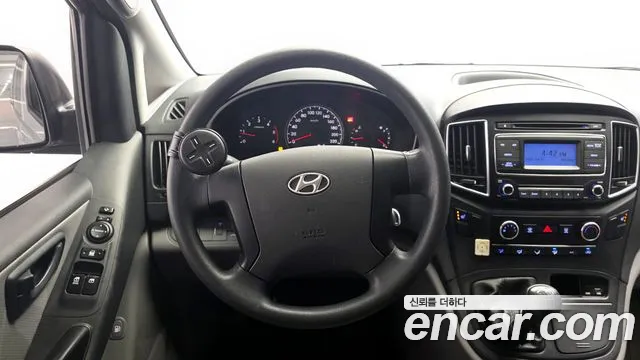 Hyundai Starex 2017 — фото 19