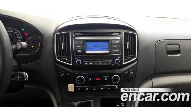 Hyundai Starex 2017 — фото 20