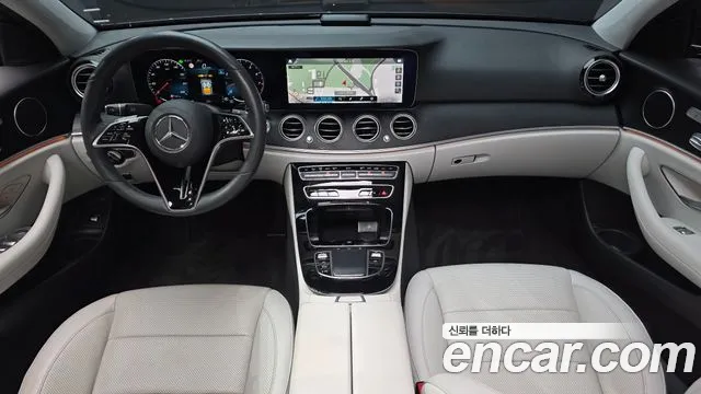 Mercedes-Benz E-Class 2022 — фото 10