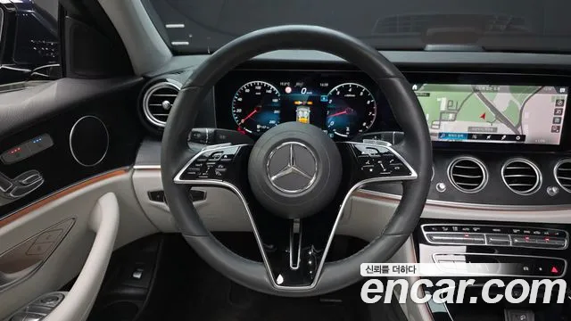 Mercedes-Benz E-Class 2022 — фото 19