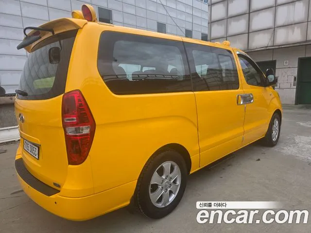 Hyundai Starex 2020 — фото 5