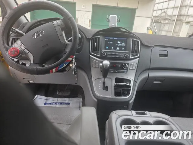 Hyundai Starex 2020 — фото 9