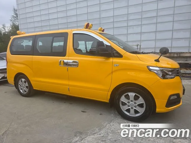 Hyundai Starex 2020 — фото 18
