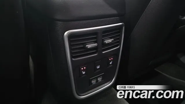 Chrysler 300C 2016 — фото 19