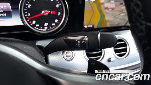 Mercedes-Benz E-Class 2020 — фото 12