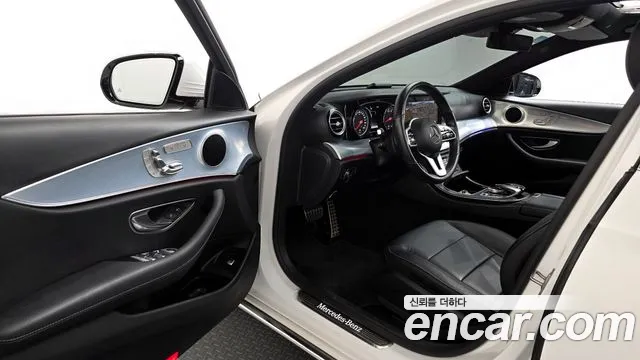 Mercedes-Benz E-Class 2020 — фото 13