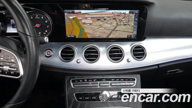 Mercedes-Benz E-Class 2020 — фото 18