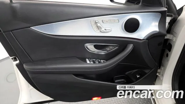 Mercedes-Benz E-Class 2020 — фото 14