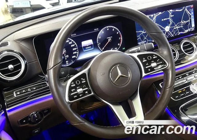 Mercedes-Benz E-Class 2019 — фото 12