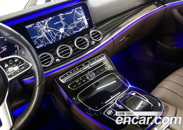 Mercedes-Benz E-Class 2019 — фото 14