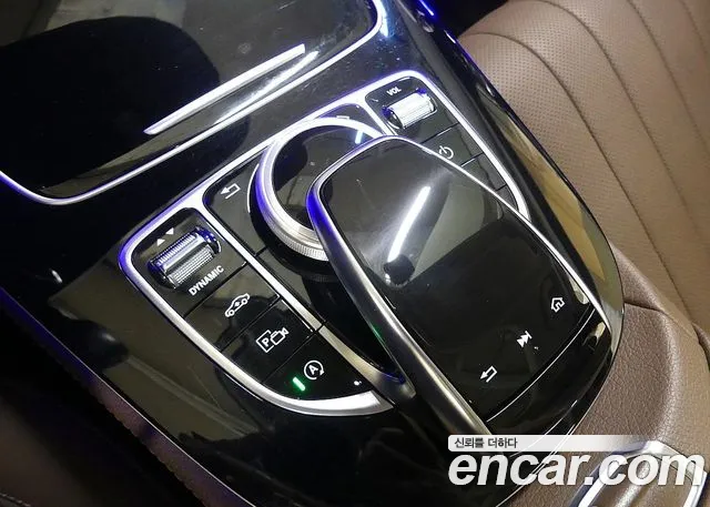 Mercedes-Benz E-Class 2019 — фото 18