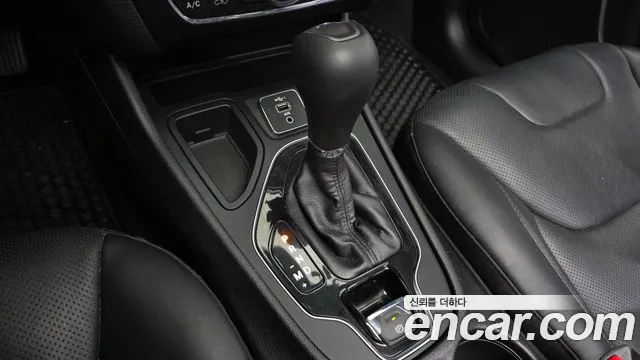 Jeep Cherokee 2021 — фото 12