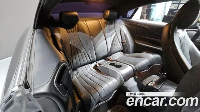 Mercedes-Benz E-Class 2018 — фото 11