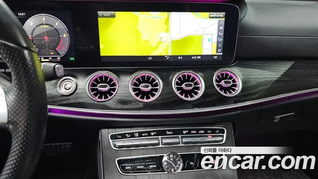 Mercedes-Benz E-Class 2018 — фото 16