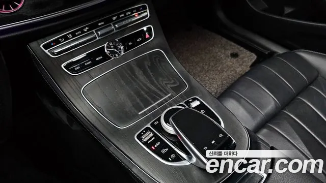 Mercedes-Benz E-Class 2018 — фото 17