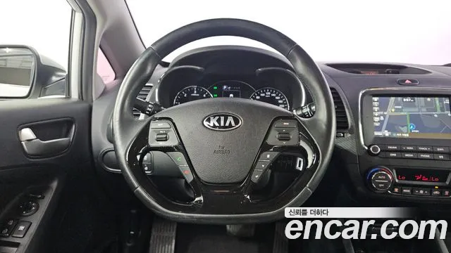 Kia K3 2016 — фото 17
