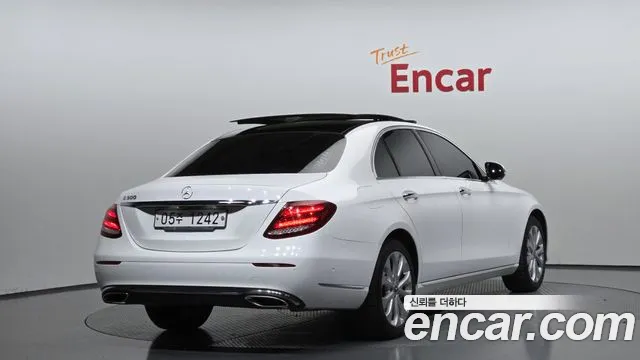 Mercedes-Benz E-Class 2017 — фото 2