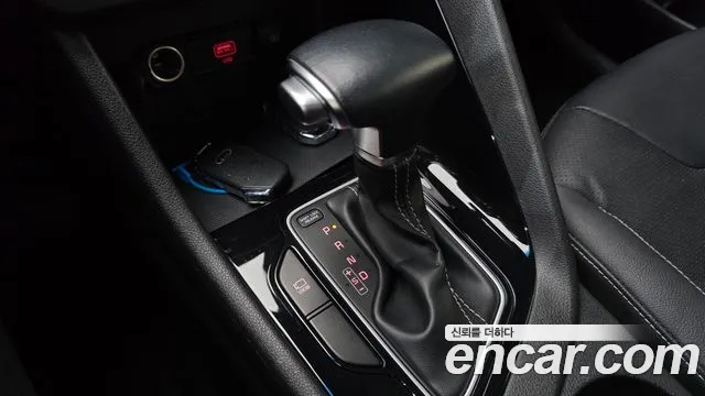 Kia Niro 2021 — фото 12