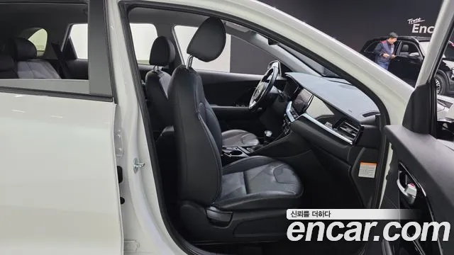 Kia Niro 2021 — фото 17