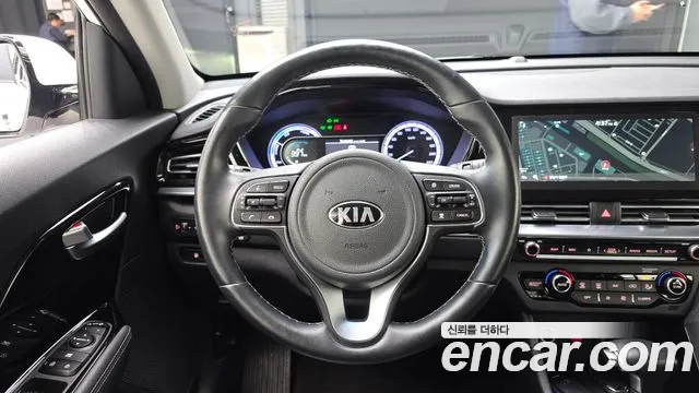 Kia Niro 2021 — фото 18