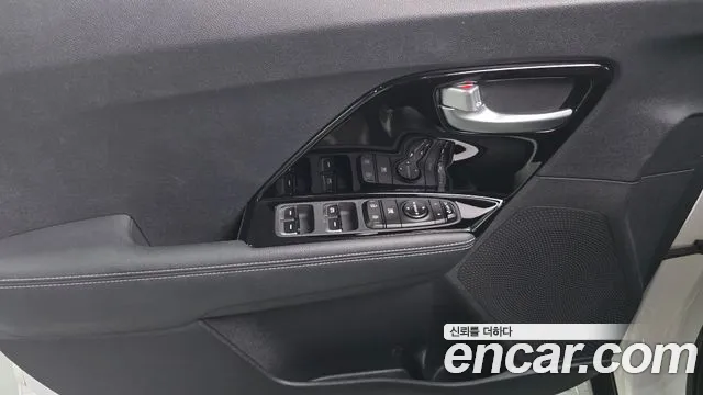 Kia Niro 2021 — фото 14
