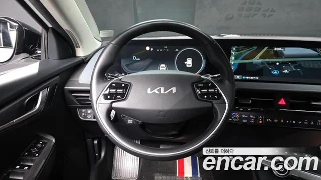 Kia EV6 2022 — фото 19