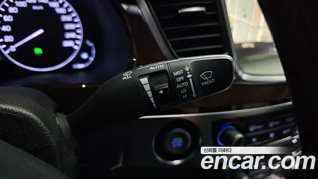 Hyundai Equus 2014 — фото 19
