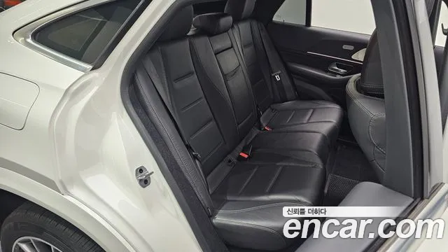 Mercedes-Benz GLE-Class 2023 — фото 12