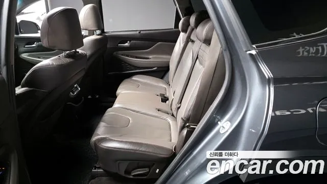 Hyundai Santafe 2019 — фото 16